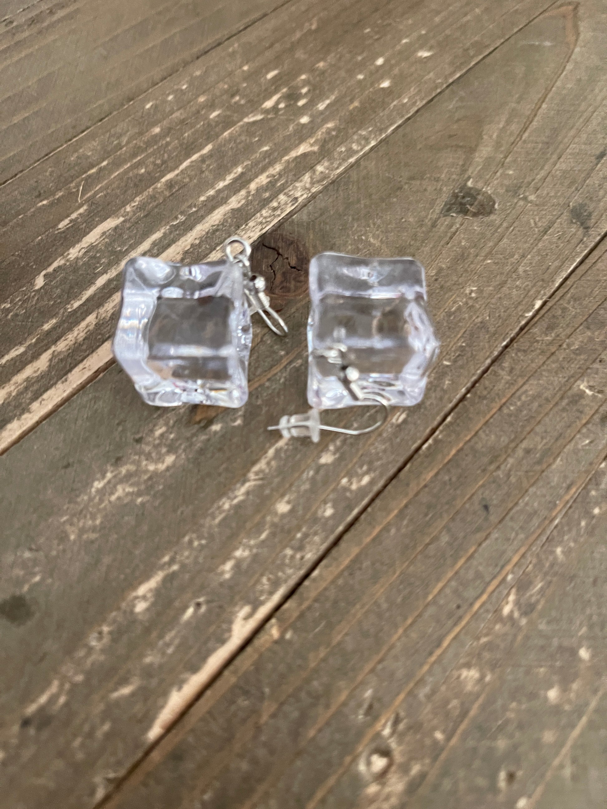 Ice Cube Wire EarringsPink tiful of LOVE