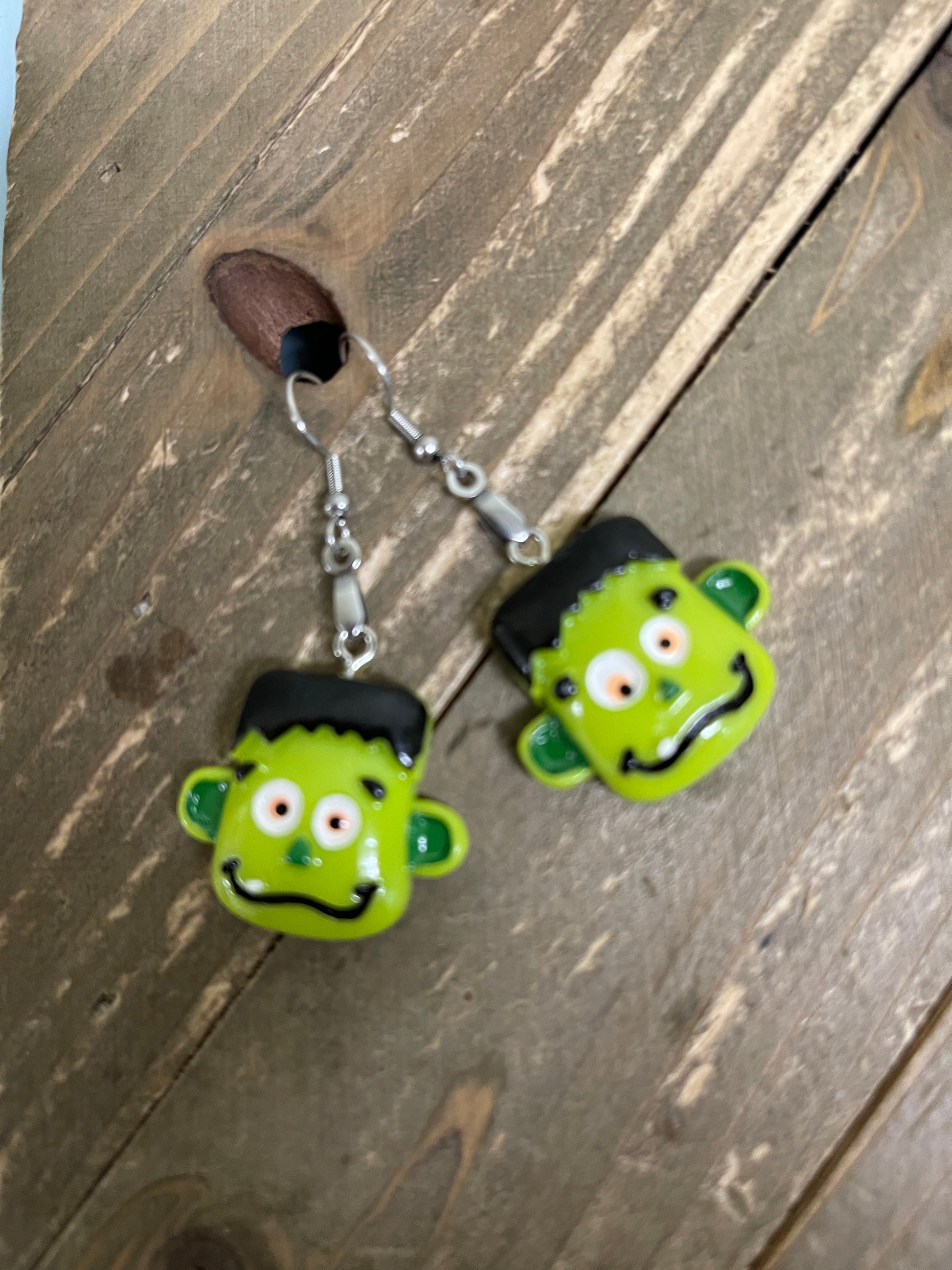 Frankenstein Wire earringsPink tiful of LOVE
