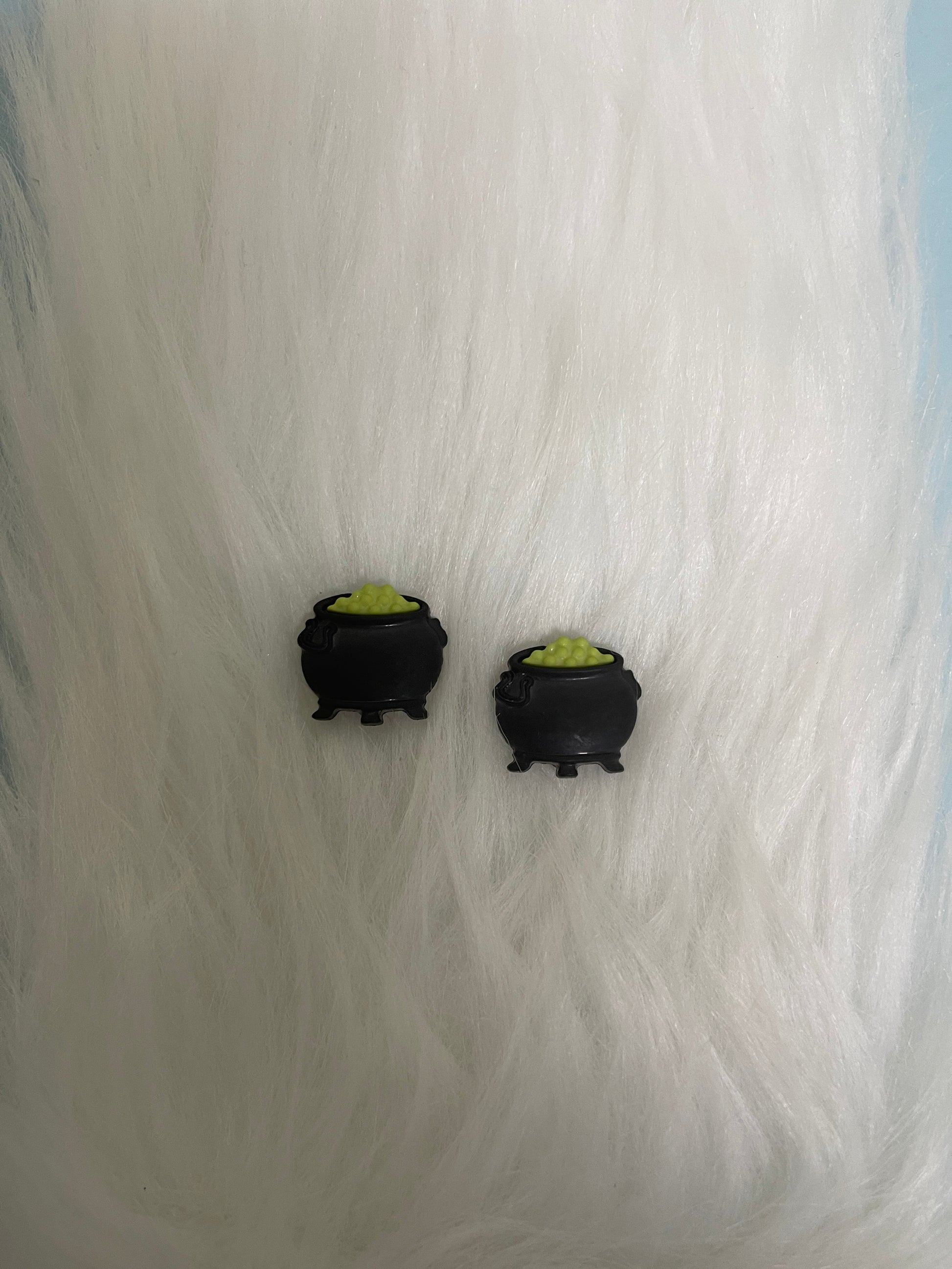 Witch's Cauldron Stud EarringsPink tiful of LOVE