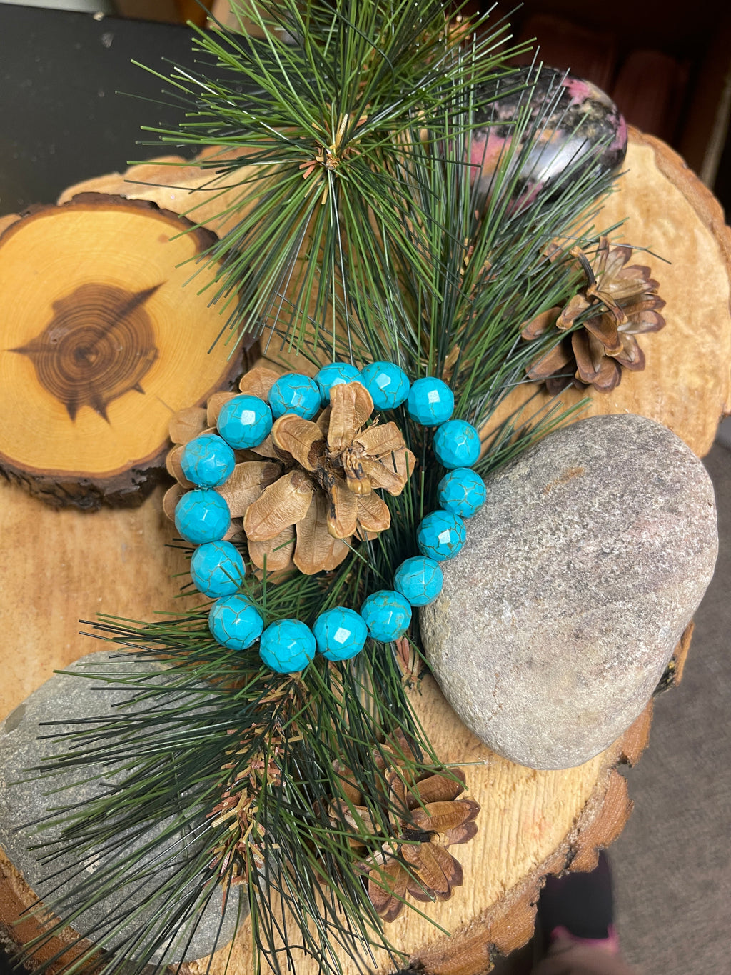 Turquoise faceted Round Beaded Elastic/Stretch Bracelet