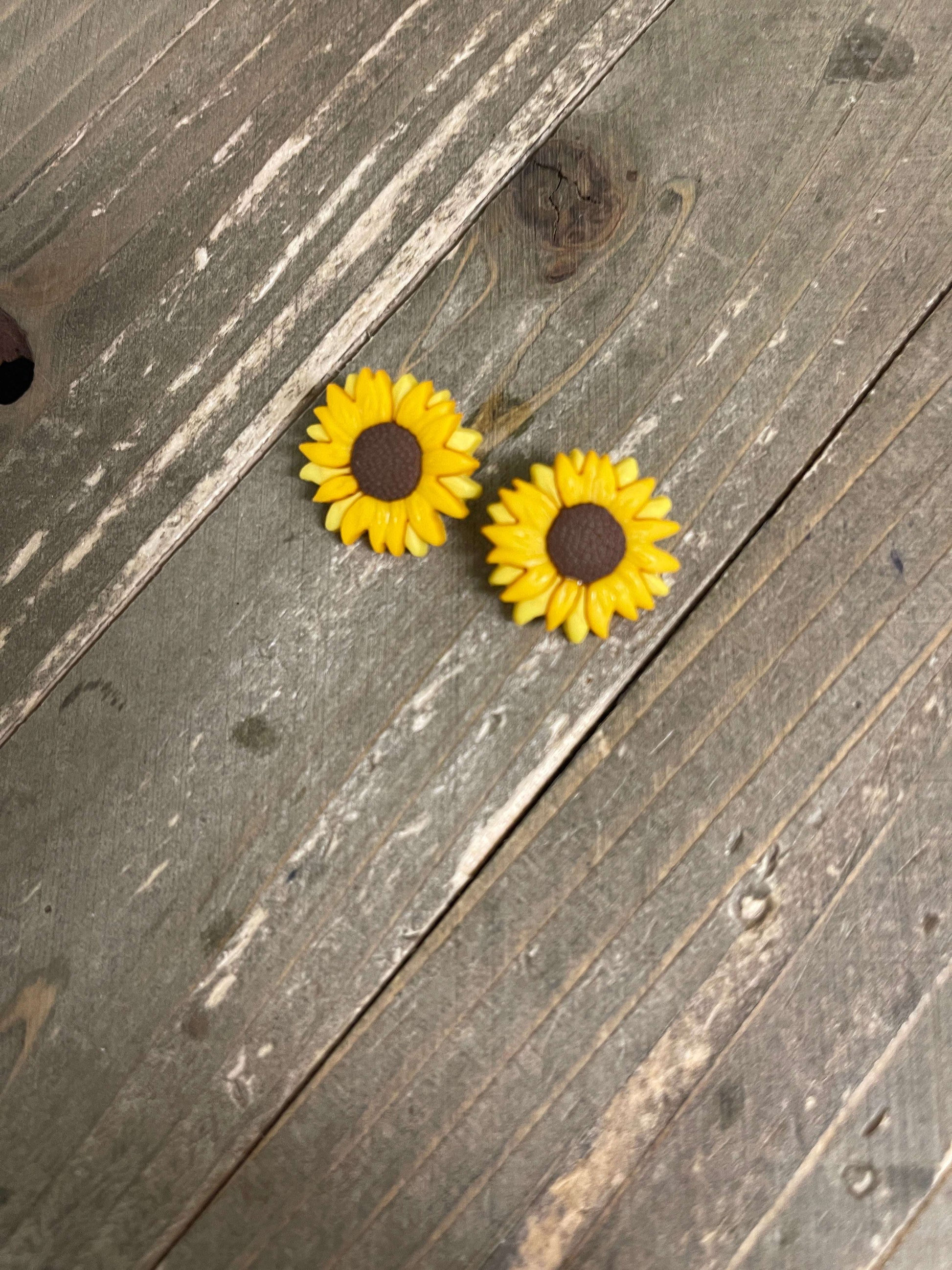 A ray of Sunshine  SUNFLOWER EarringsPink tiful of LOVE