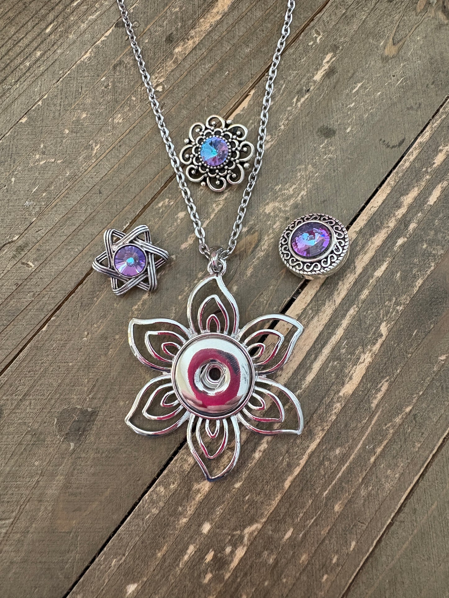 Snap Jewelry Starter Set (4 Snaps & snap pendant with chain)