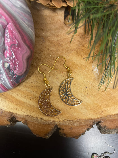 Filigree Moon Metal charm Wire EarringPink tiful of LOVE