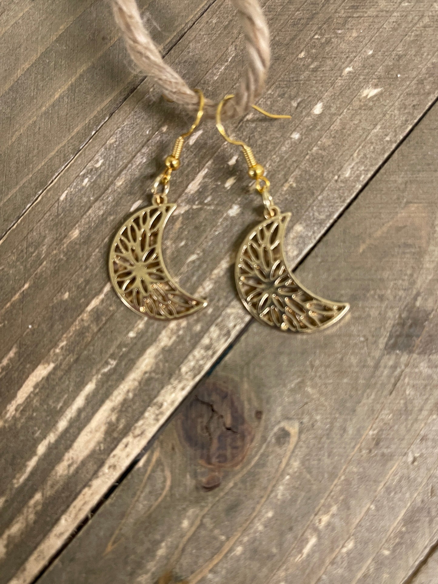 Filigree Moon Metal charm Wire EarringPink tiful of LOVE