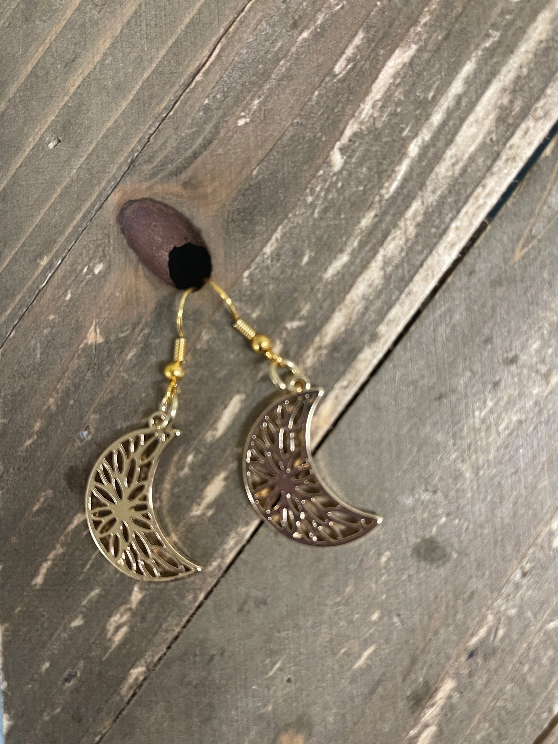 Filigree Moon Metal charm Wire EarringPink tiful of LOVE
