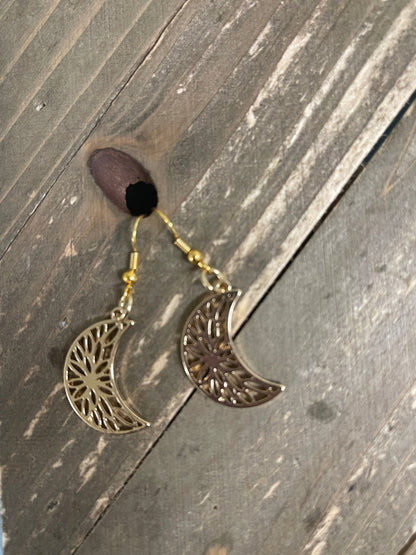 Filigree Moon Metal charm Wire EarringPink tiful of LOVE