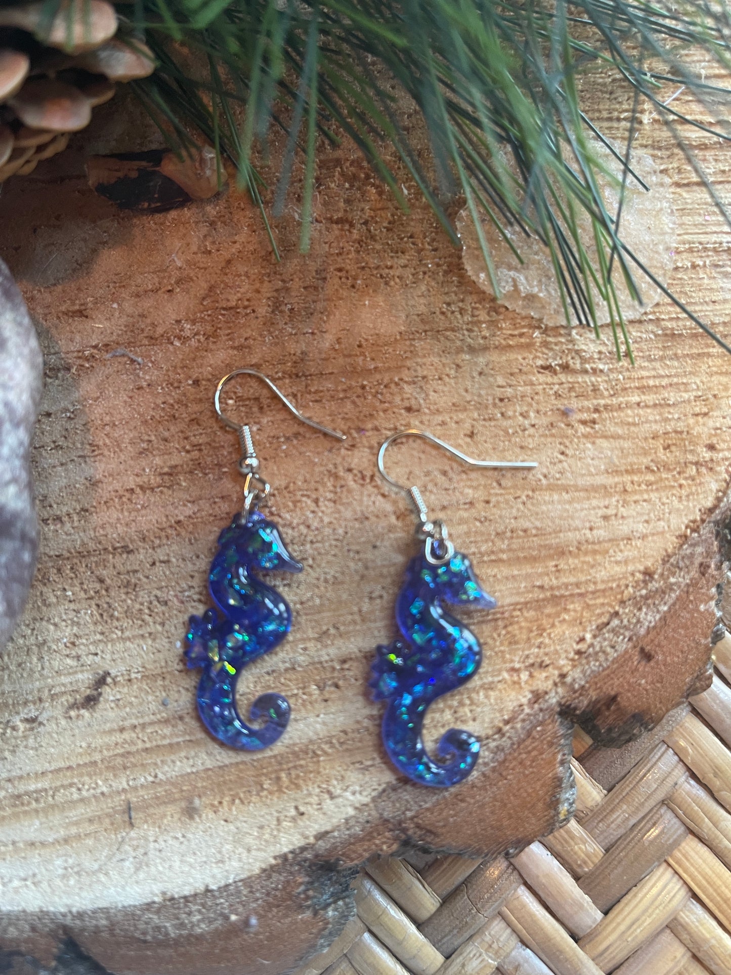 Seahorse charm Wire Earring