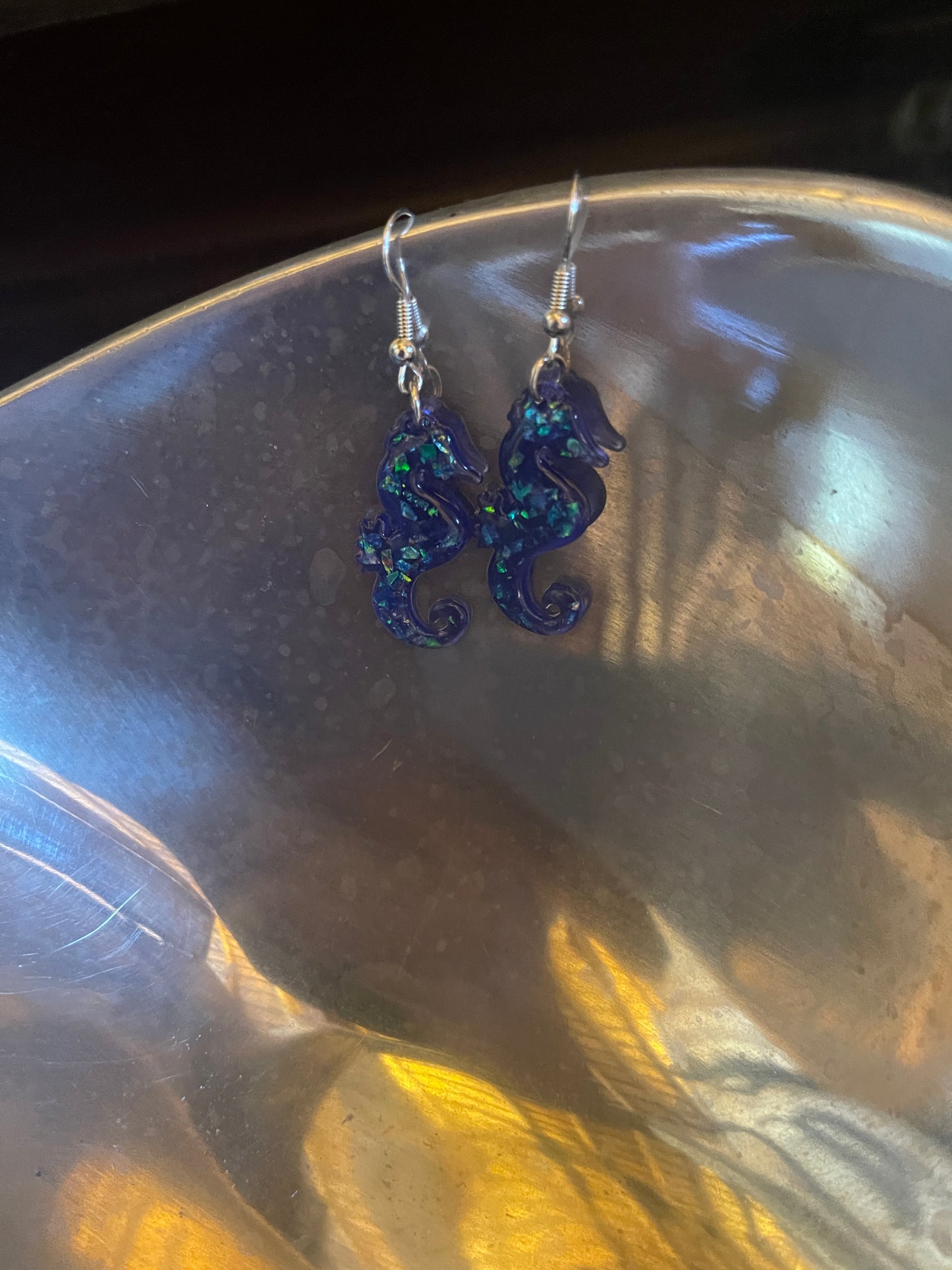 Seahorse charm Wire Earring