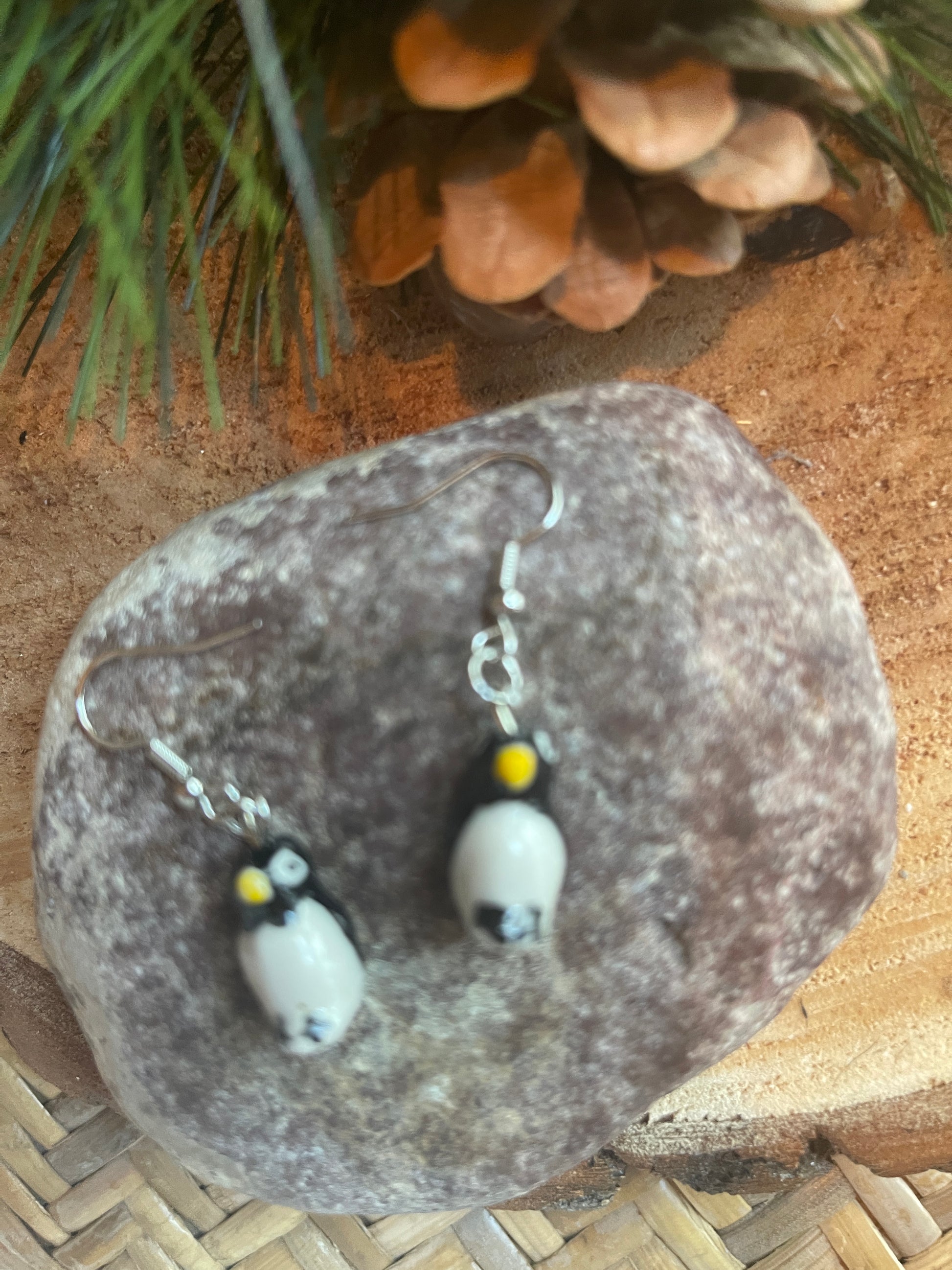 Penguin charm Wire EarringPink tiful of LOVE