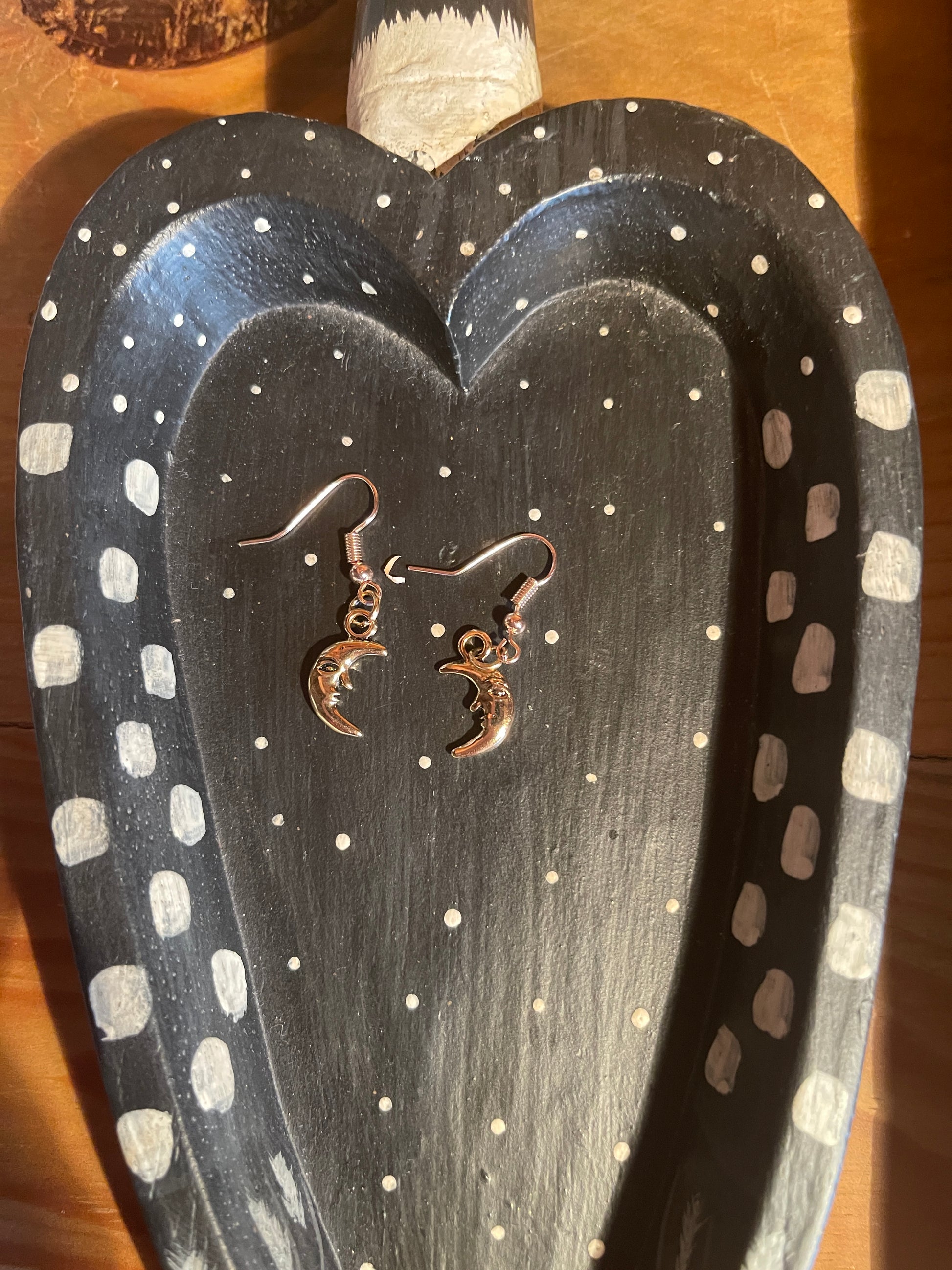 Moon charm Wire EarringPink tiful of LOVE