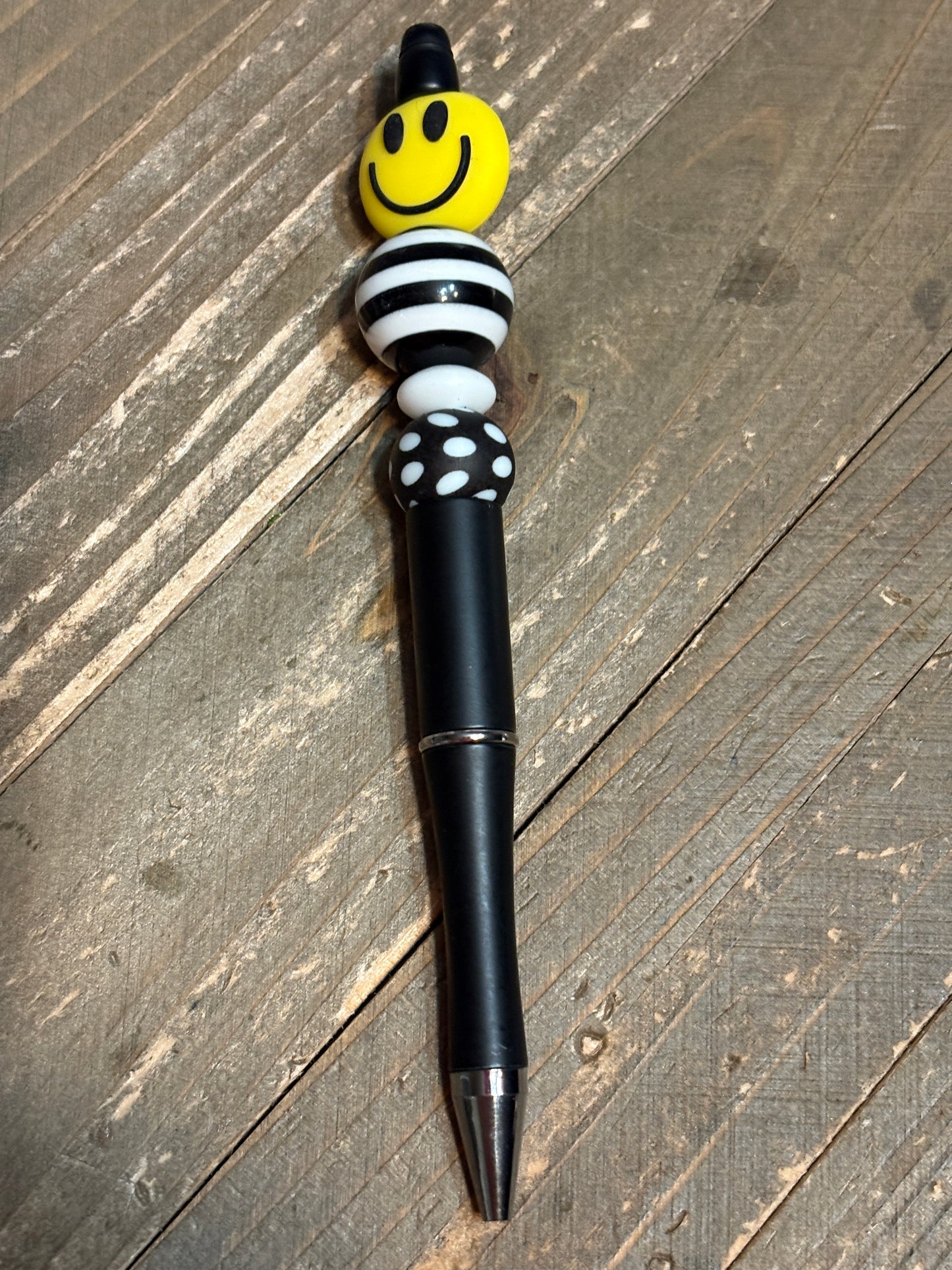 😊 Smiley Face Black & White Beaded Pen