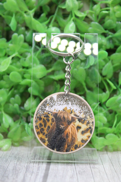 🐮✨ Highland Cow on Leopard & Black Glitter Wooden Keychain