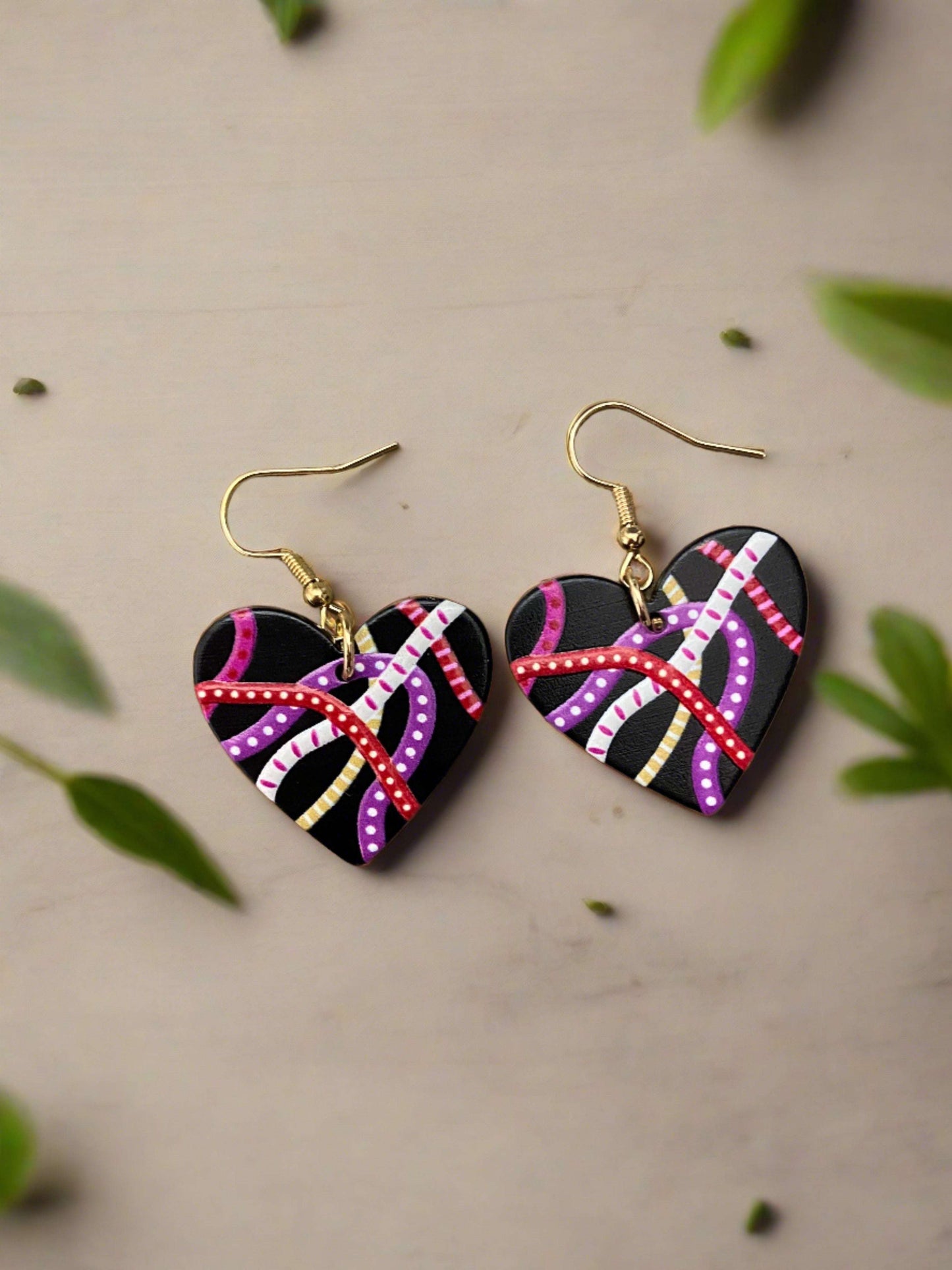 Black Heart With strips of color wire EarringsPink tiful of LOVE