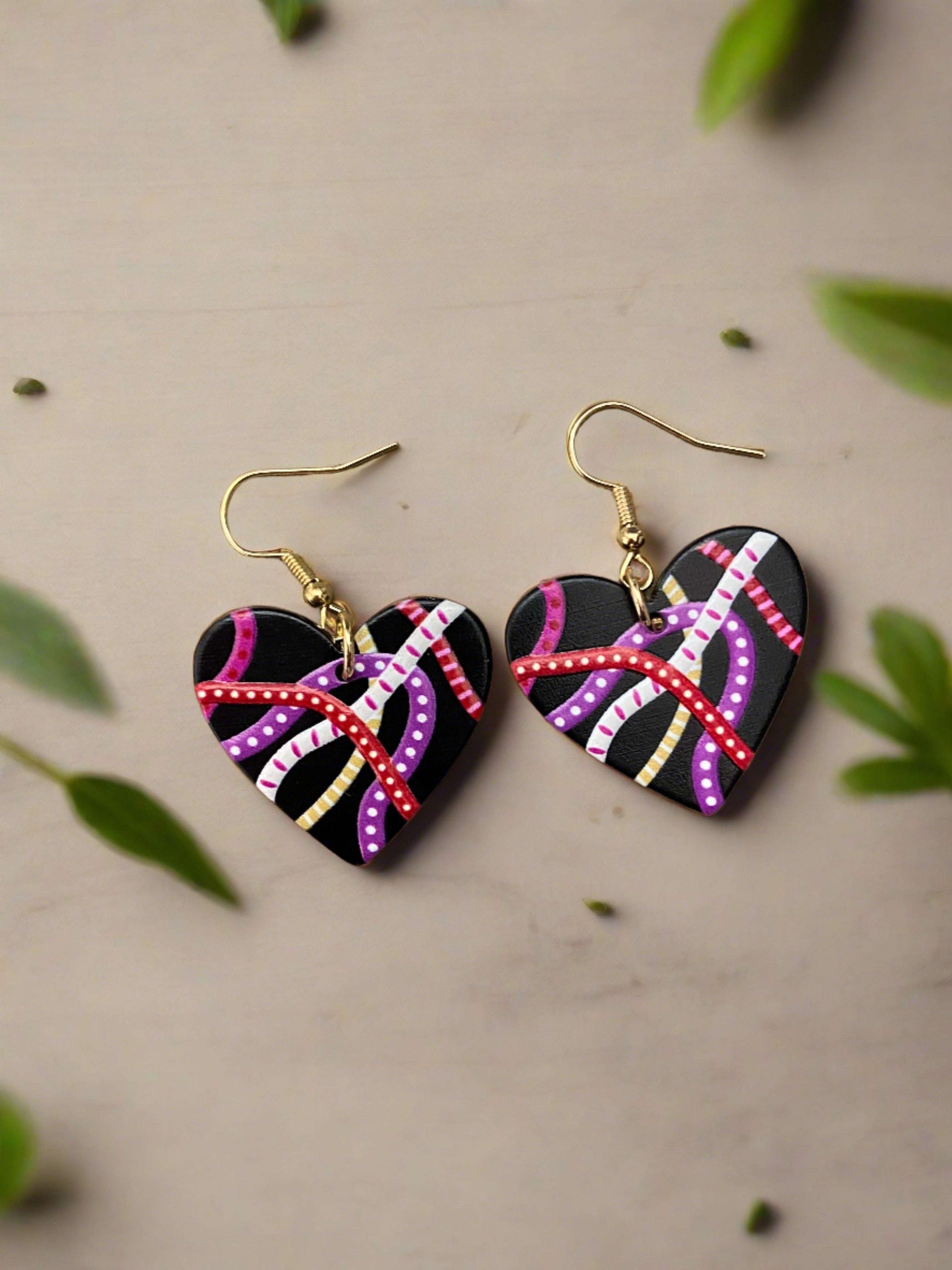 Black Heart With strips of color wire EarringsPink tiful of LOVE