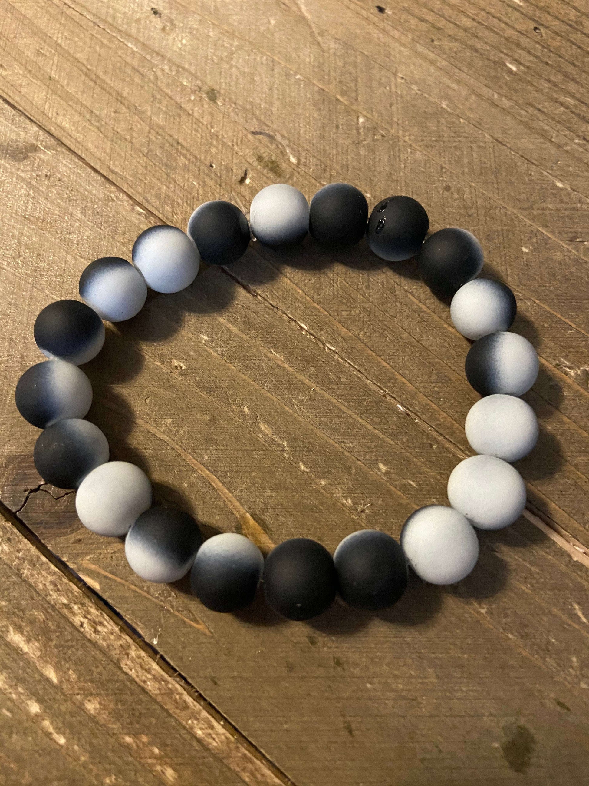 Black &amp;amp; White Round Rubber Coated Glass Beaded Elastic/Stretch BraceletPink tiful of LOVE