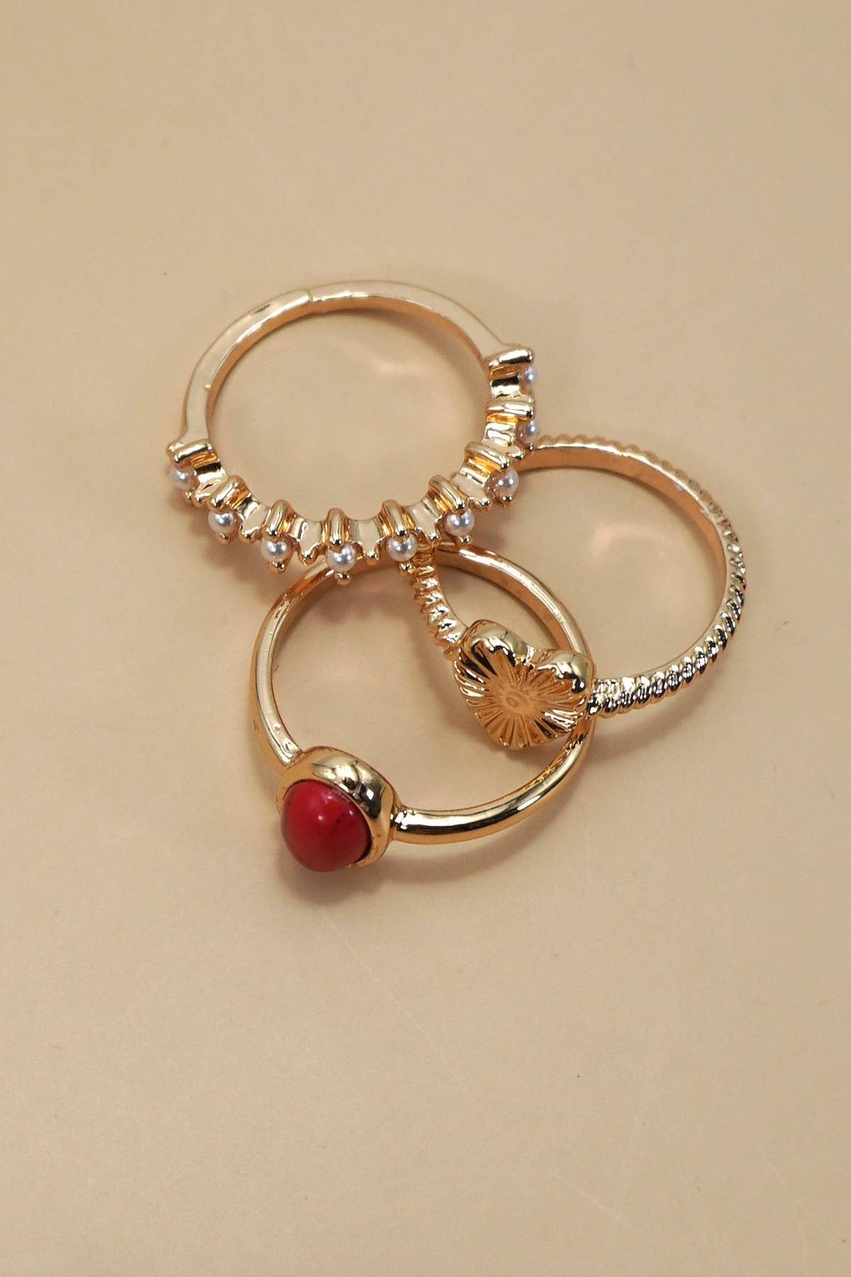 JOSSLYN by wall to wall - HEART STONE PEARL 3 RING SET | 80R131: GOLD