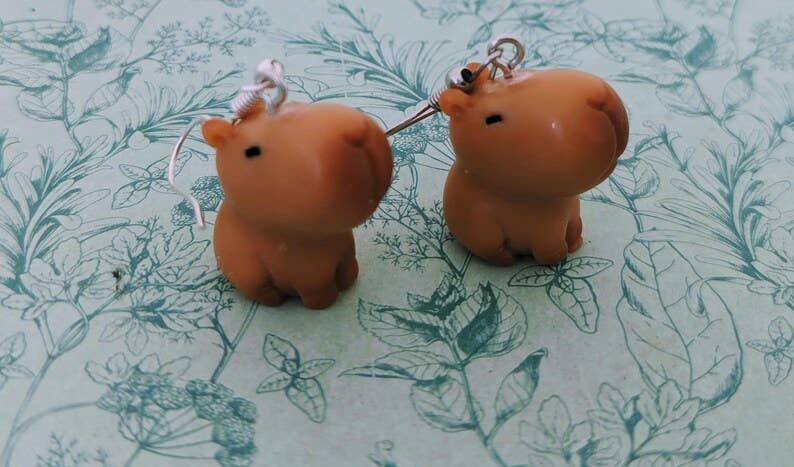 SimpleNGreat - Cute Chubby Capybara Fan Animal Earrings