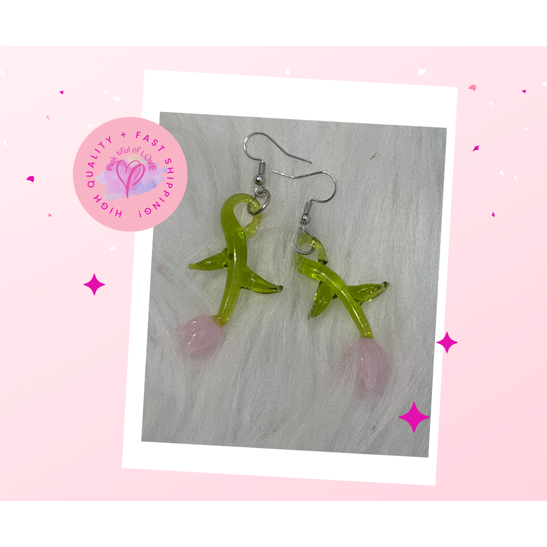 🌷✨ Pastel Pink Tulip Handblown Glass Wire Earrings ✨🌷