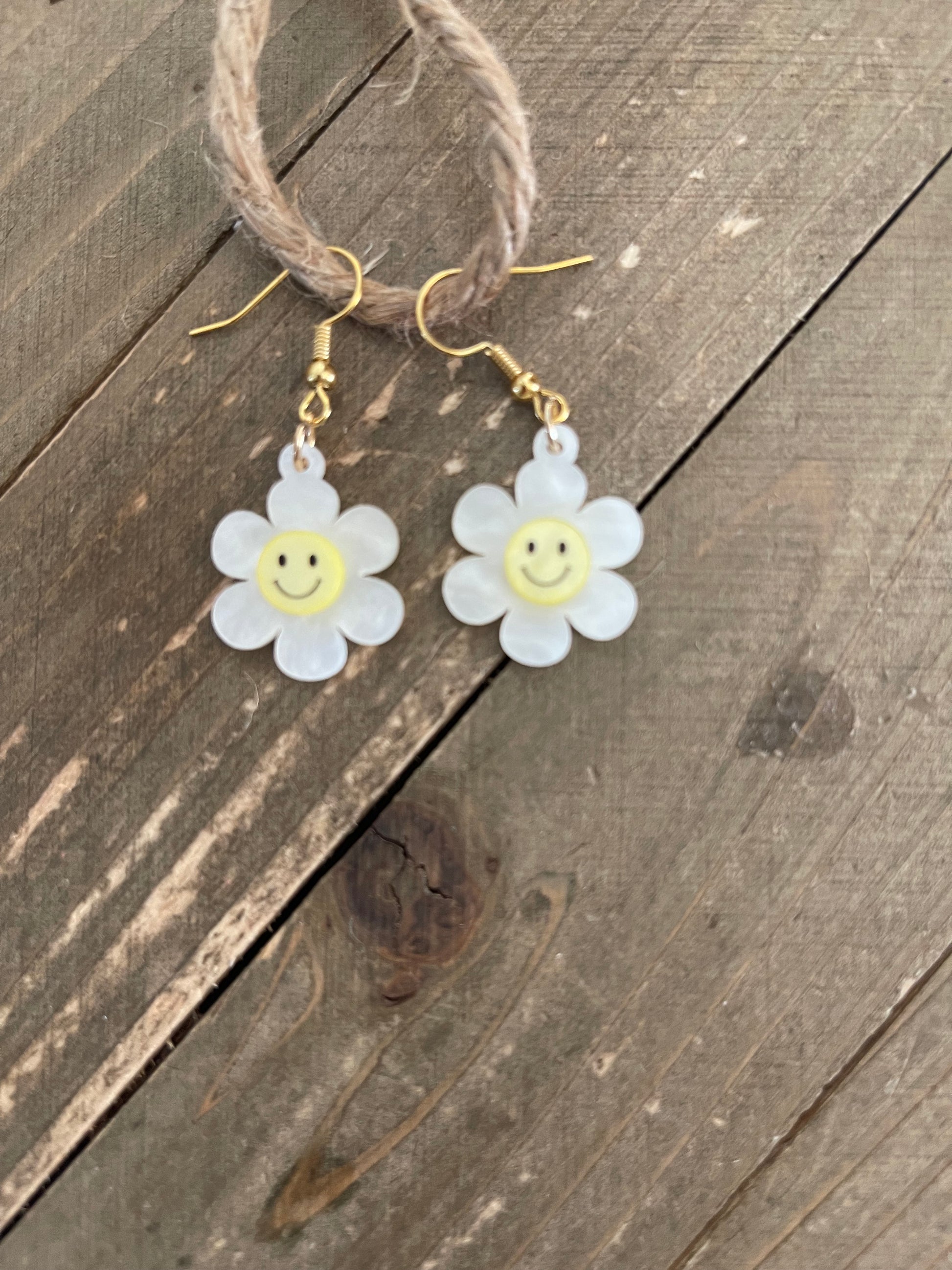 Smiley Flower Face Charm Wire EarringsPink tiful of LOVE