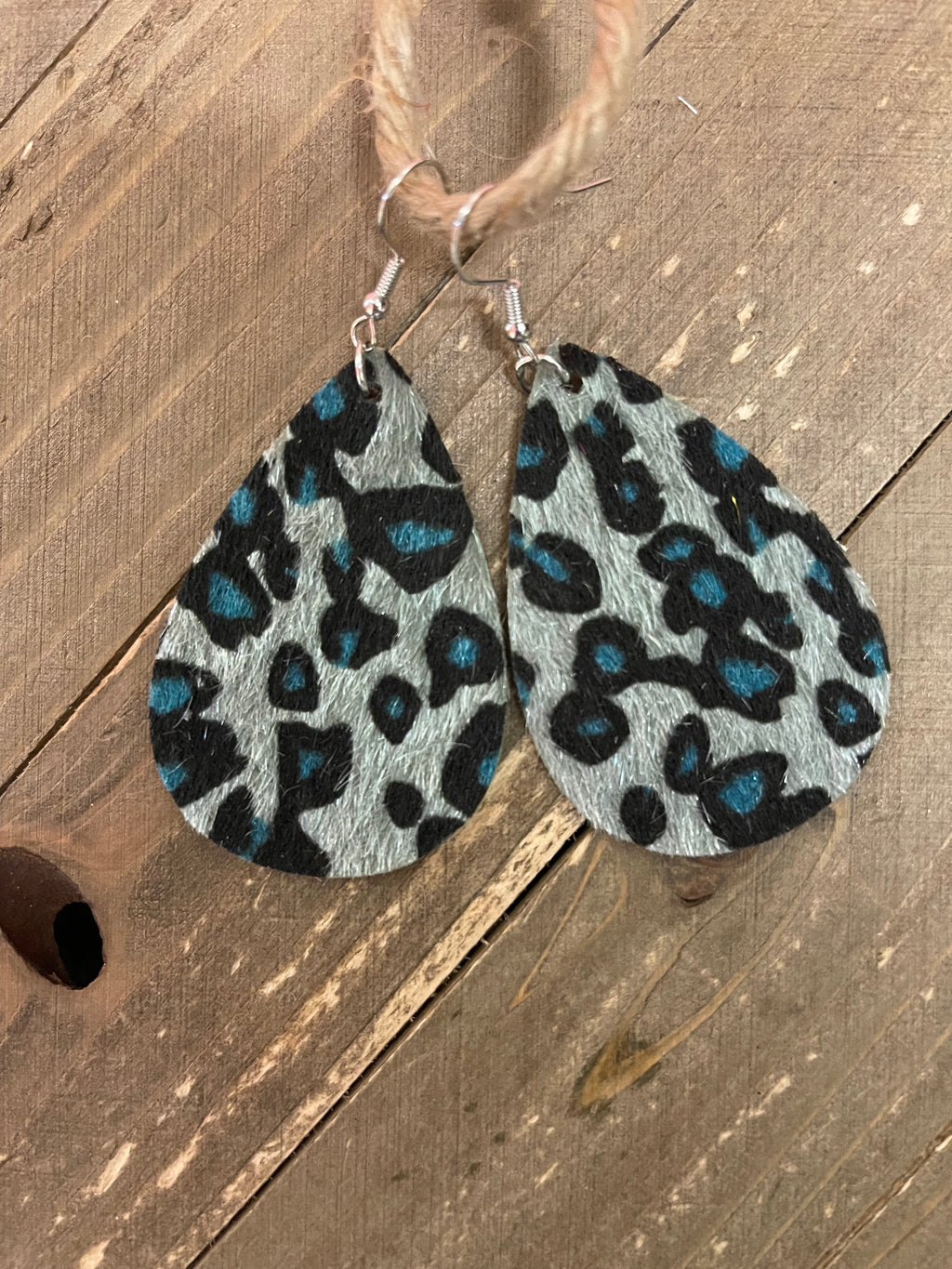 Animal Prints Faux Leather Teardrop wire earrings (ER371-leopard3)