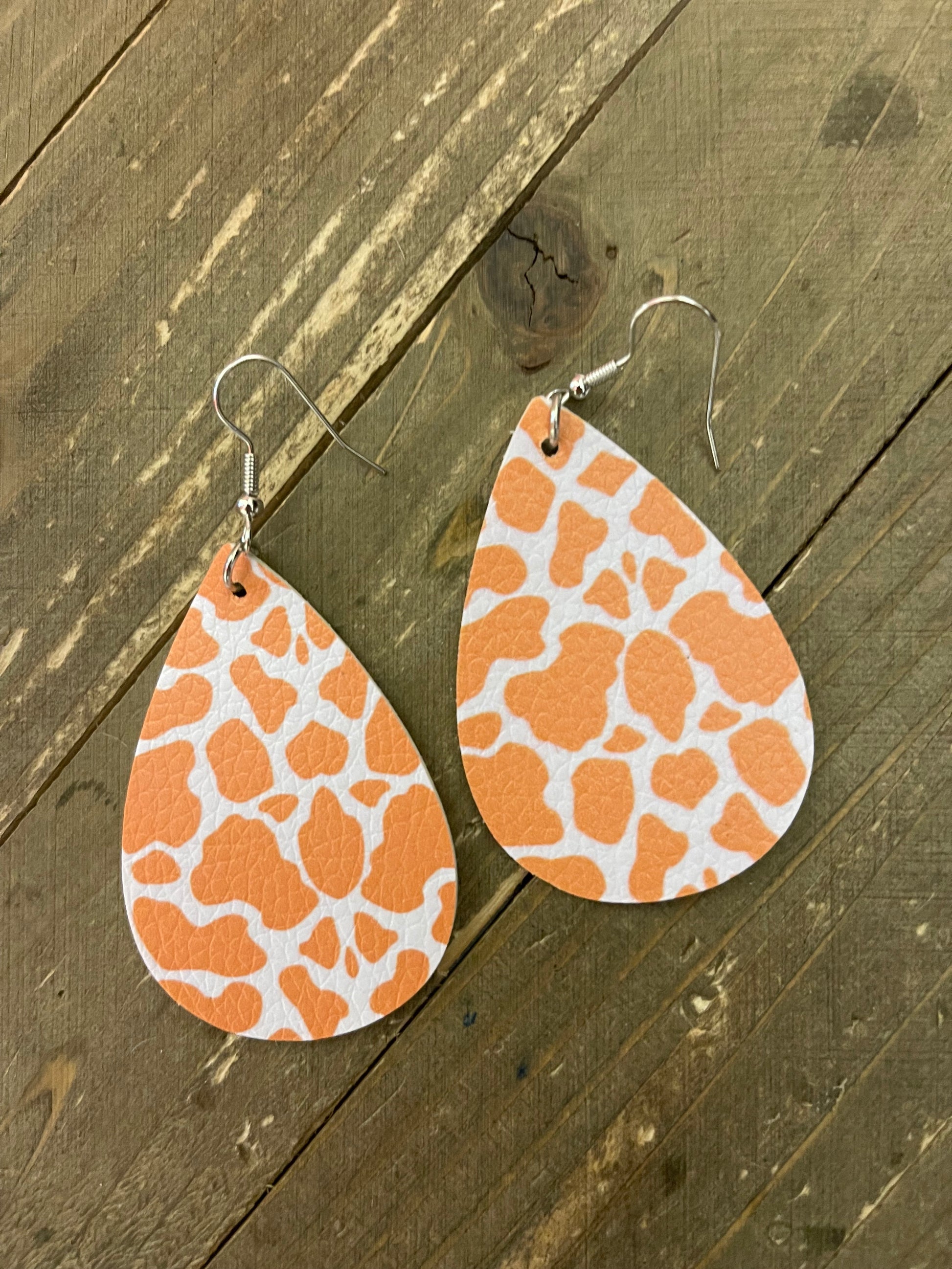 Animal Prints Faux Leather Teardrop wire earrings (ER371-Giraffe)Pink tiful of LOVE