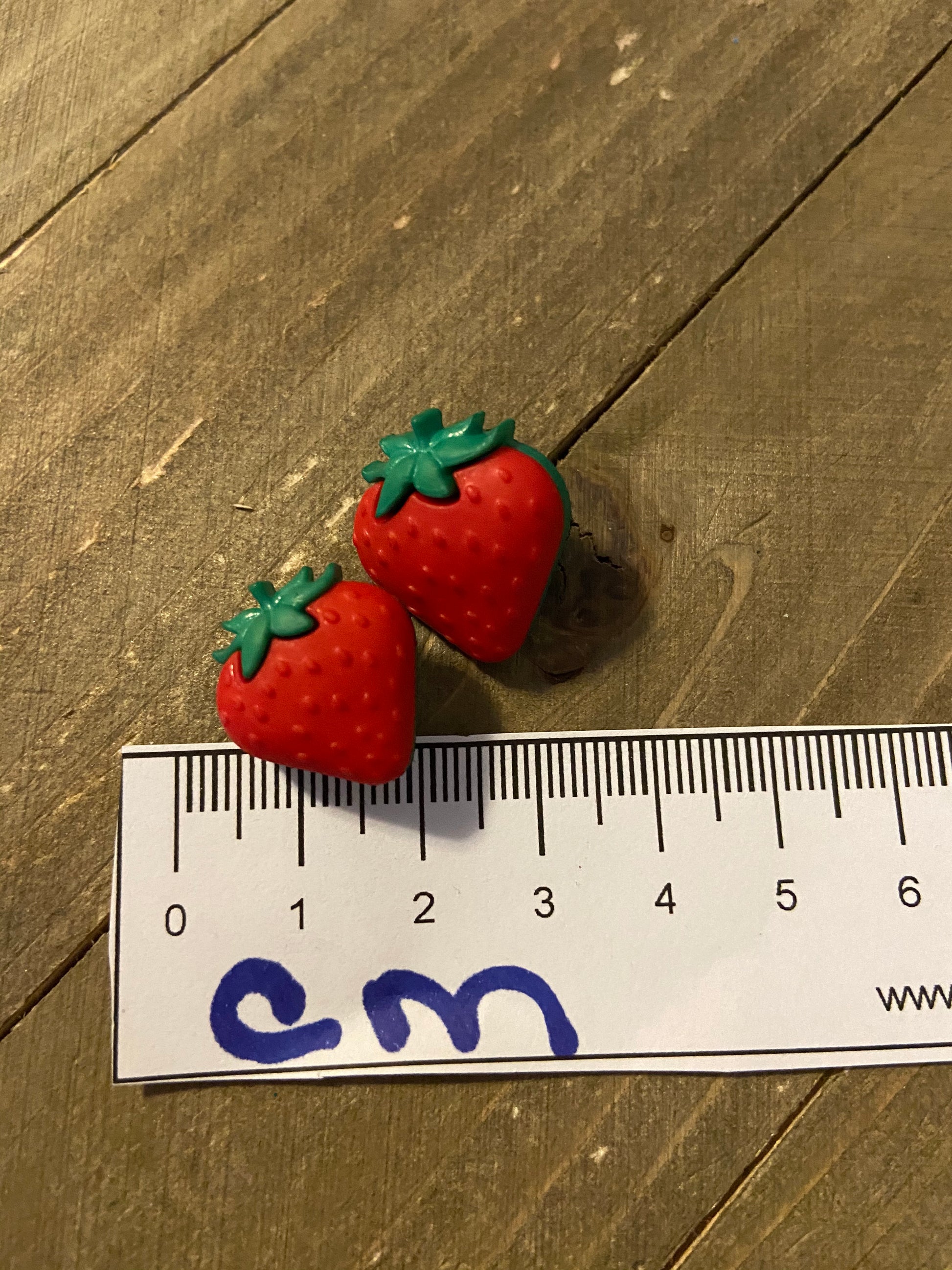FRESH STRAWBERRIES Post earringsPink tiful of LOVE