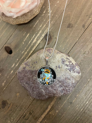 Halloween-Happy Halloween Pendants on a Silver Chain (NK177-Hween2)