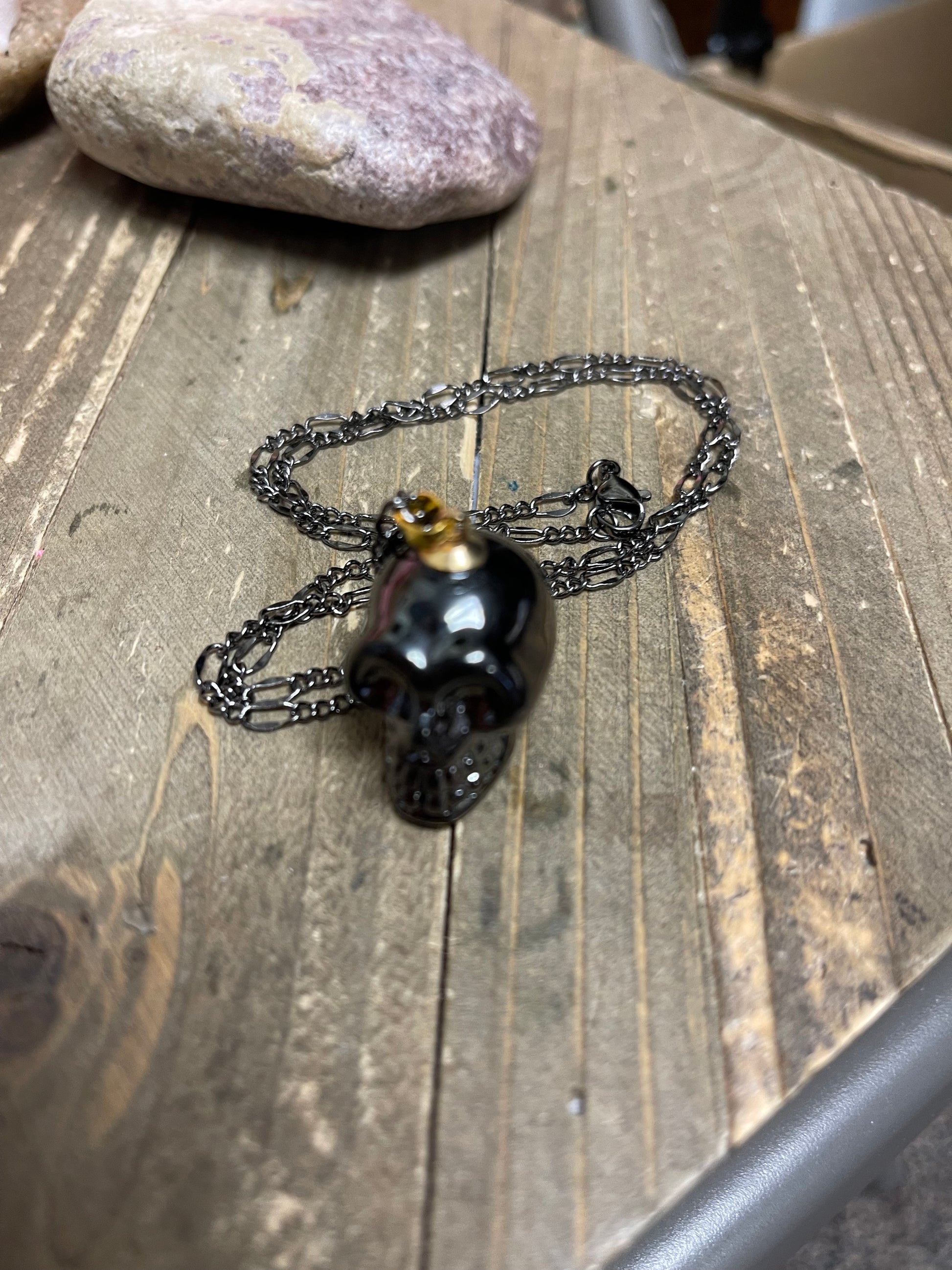 Skull Pendant on a black Chain (NK177-Skull2black)Pink tiful of LOVE