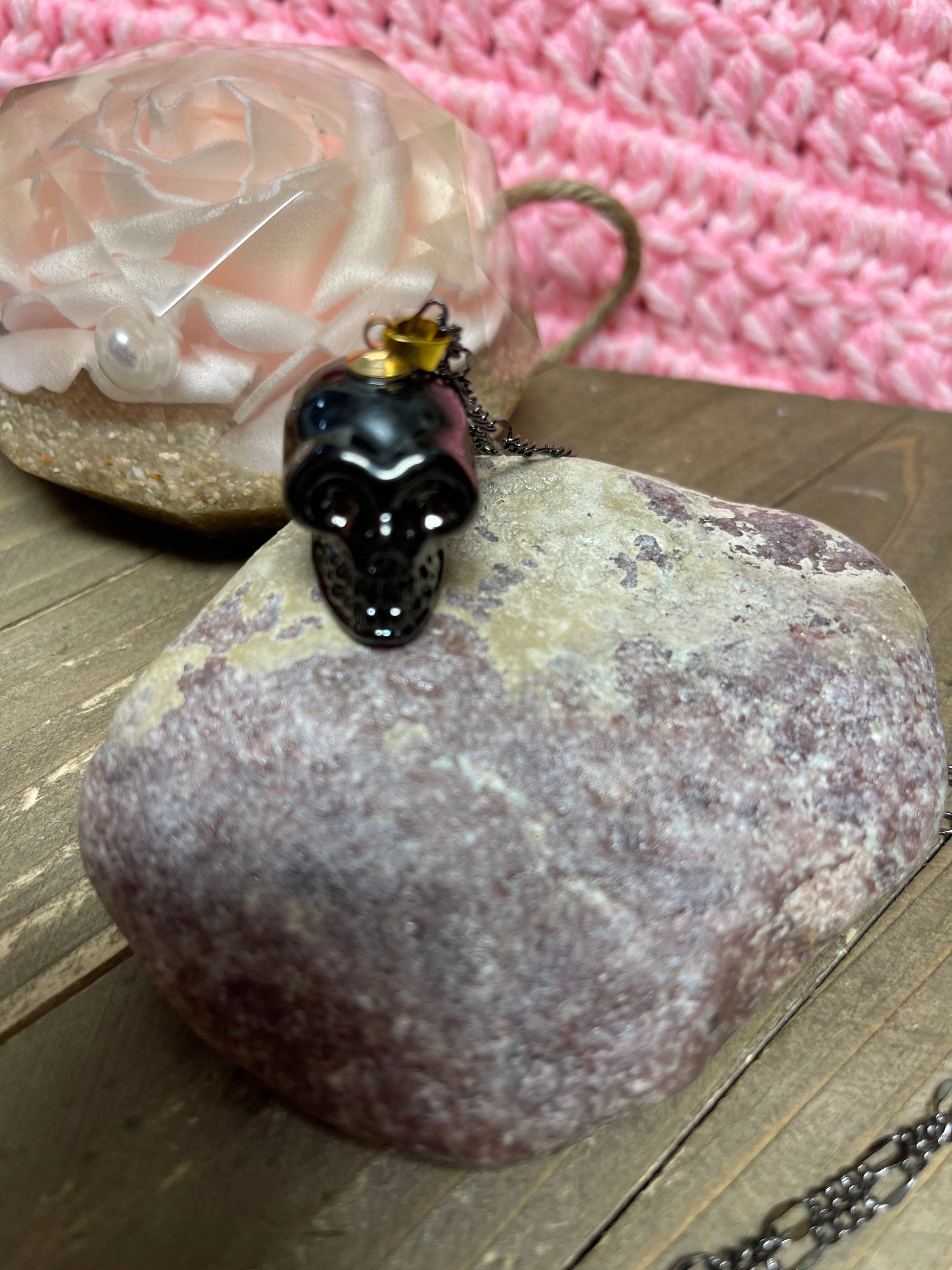 Skull Pendant on a gold Chain (NK177-Skull2black)Pink tiful of LOVE