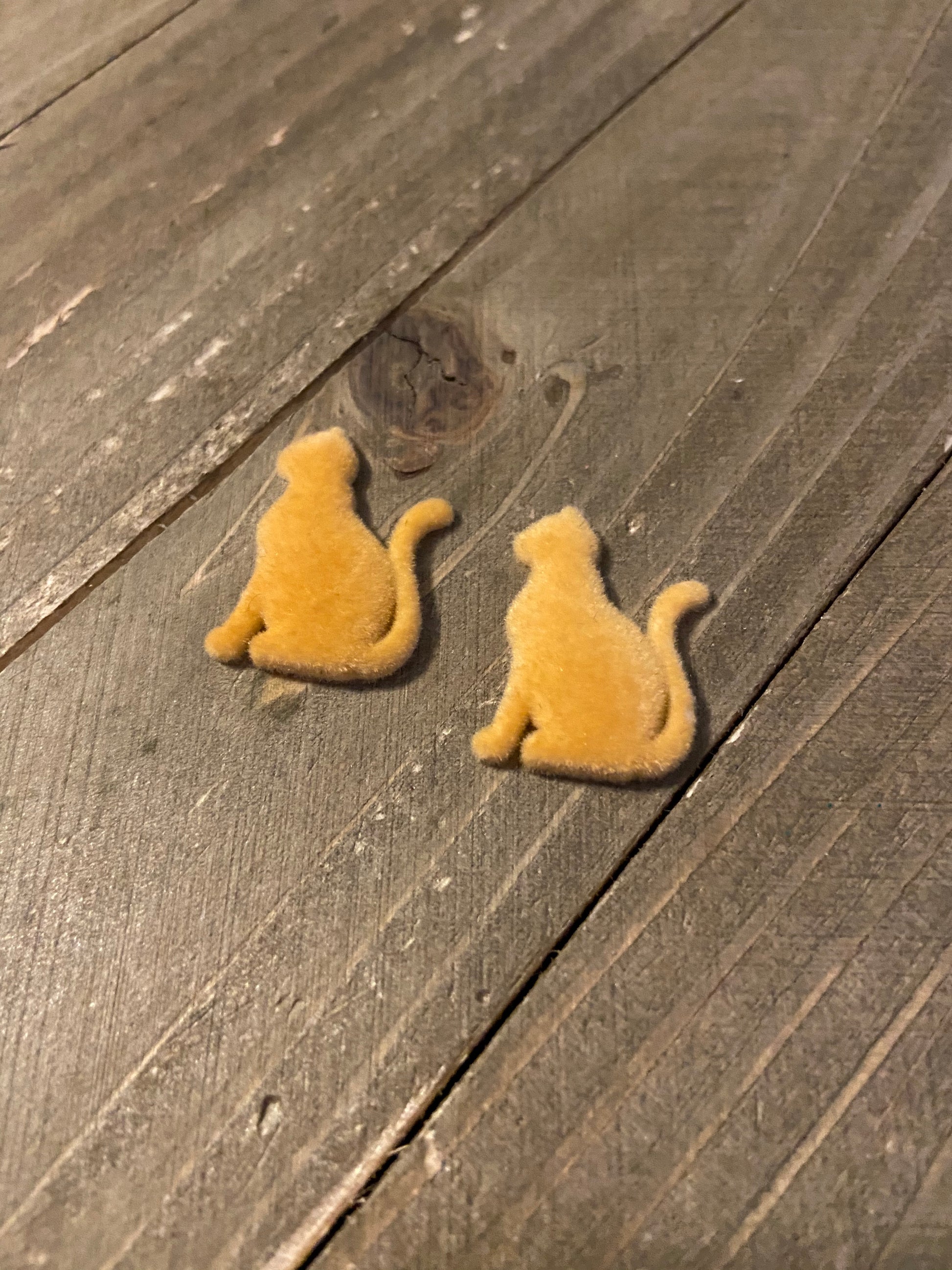 I Love Cats Golden Cat Post EarringsPink tiful of LOVE
