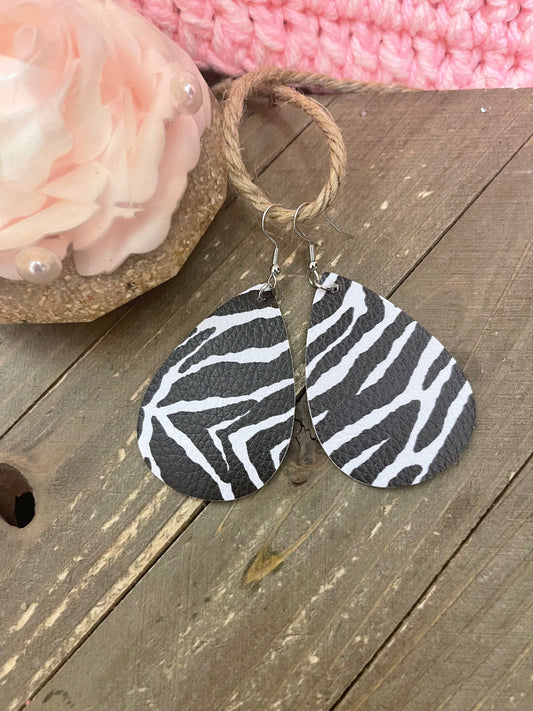 Animal Prints Faux Leather Teardrop wire earrings (ER371-Zebra)Pink tiful of LOVE