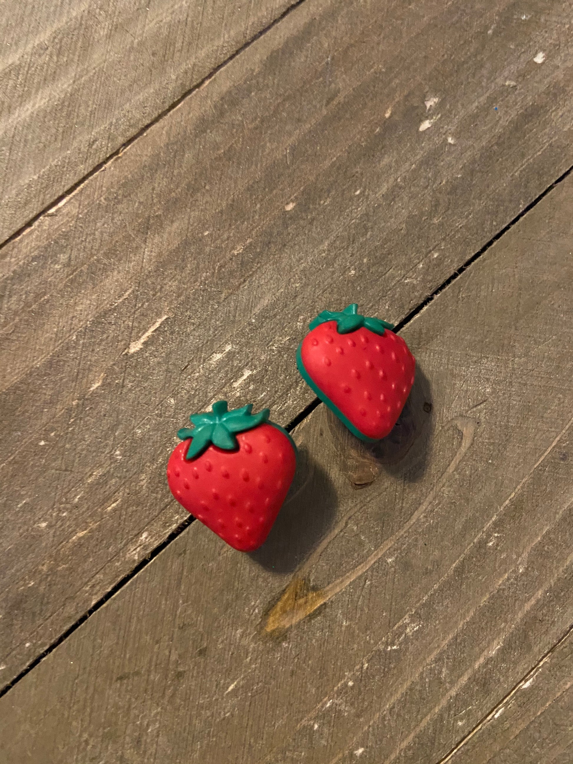 FRESH STRAWBERRIES Post earringsPink tiful of LOVE