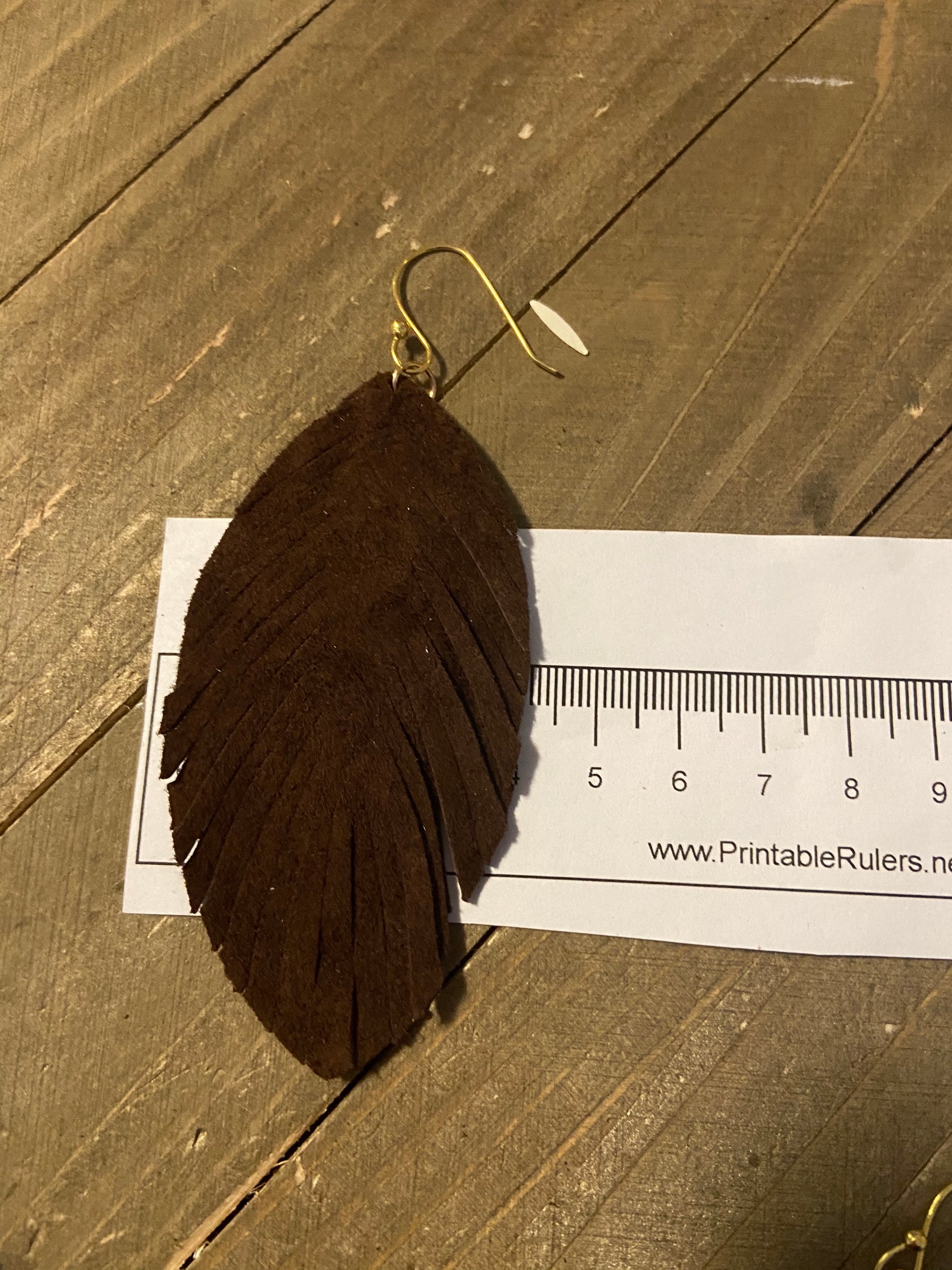 Brown leather leaf drop earringsPink tiful of LOVE