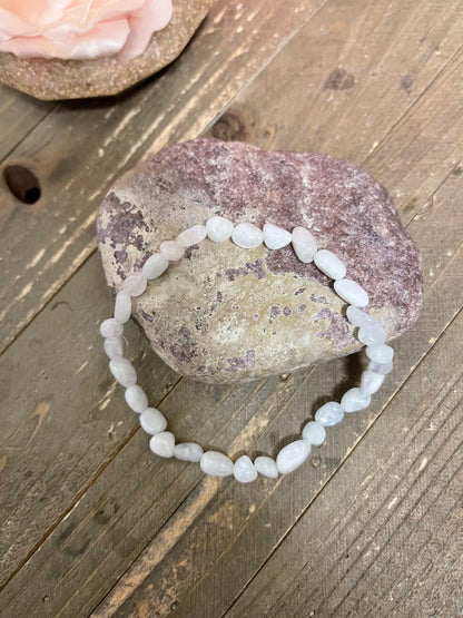 White Moonstone Nuggets Beaded Elastic/Stretch Bracelet