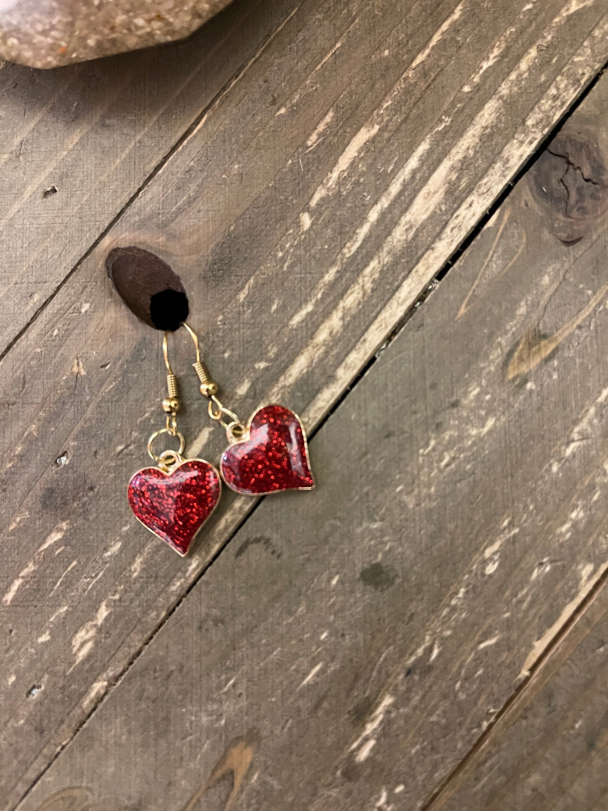Heart charm Wire EarringPink tiful of LOVE