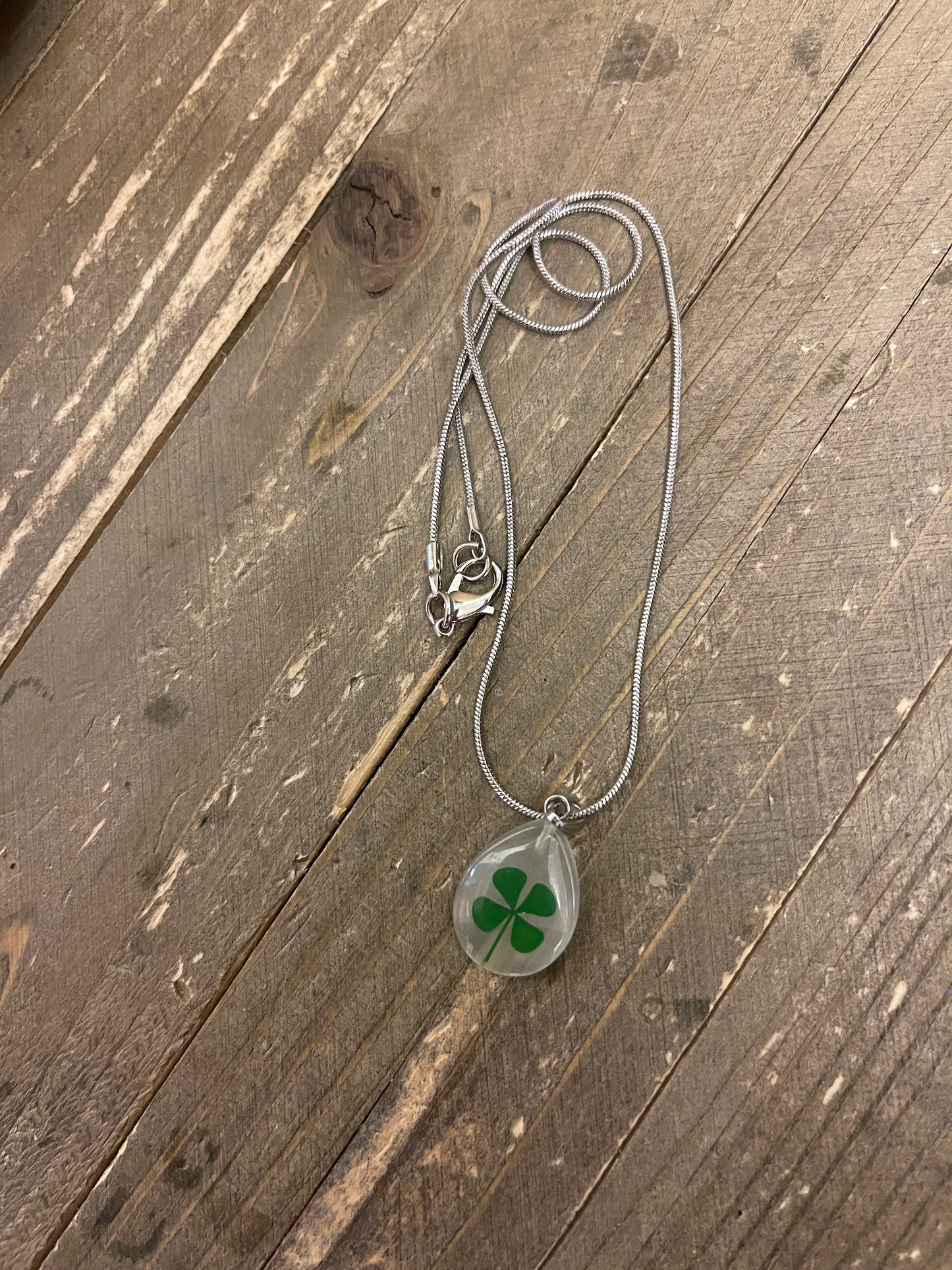 Shamrock-Teardrop Pendant on a Silver chain NecklacePink tiful of LOVE
