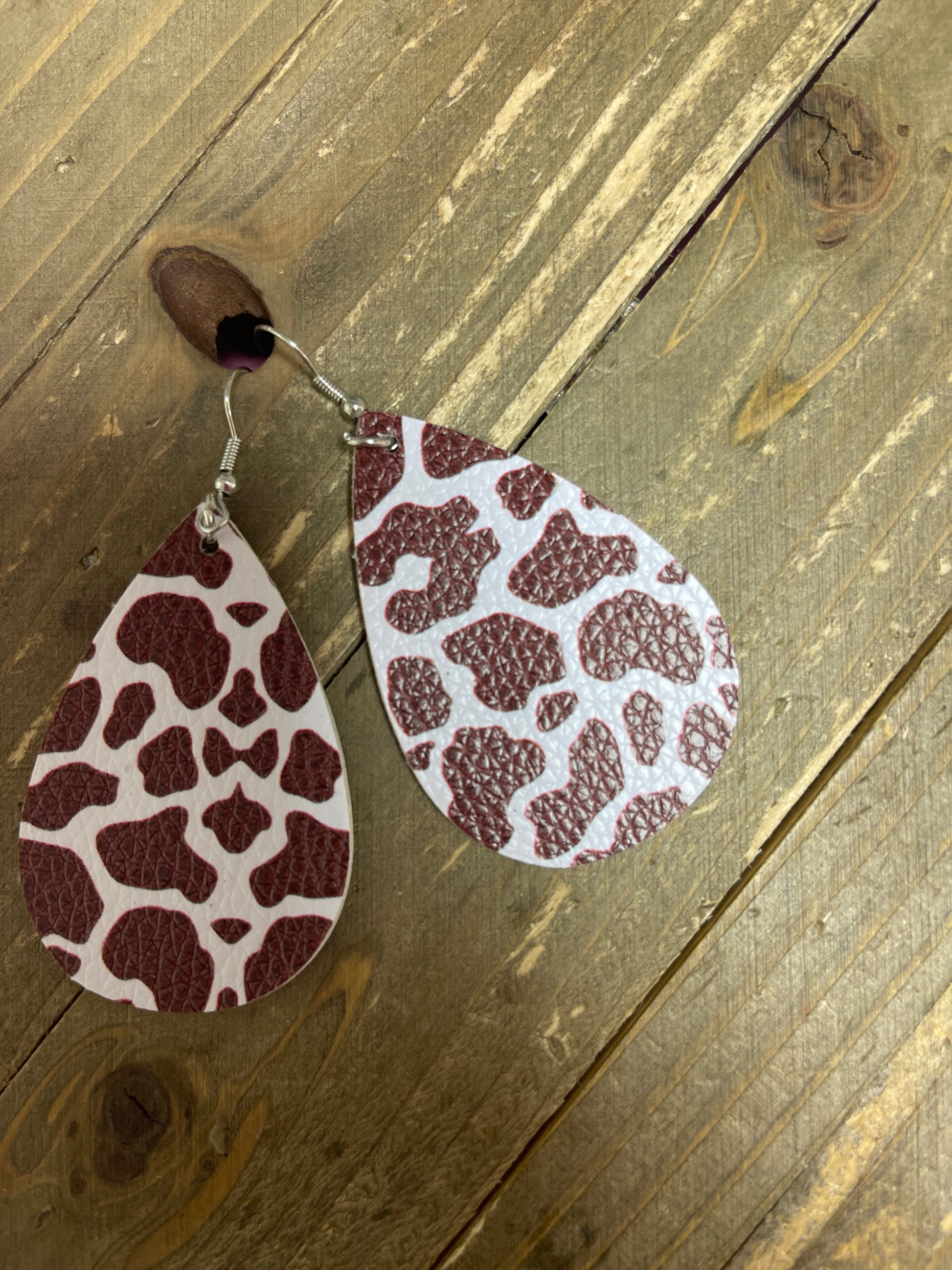 Animal Prints Faux Leather Teardrop wire earringsPink tiful of LOVE