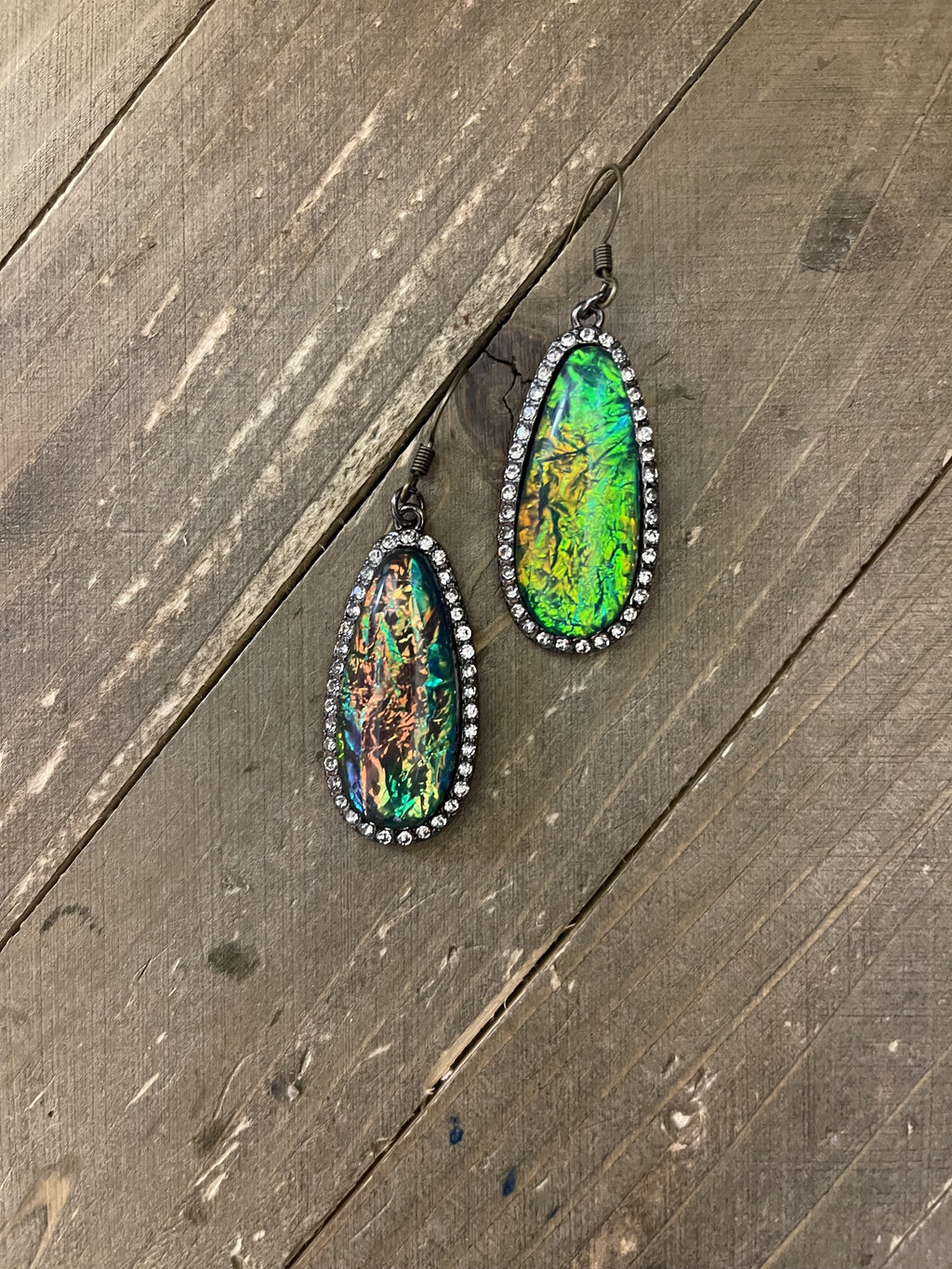 Plated Hematite Oval Iridescent Rhinestone Drop Wire Earring (CECup)