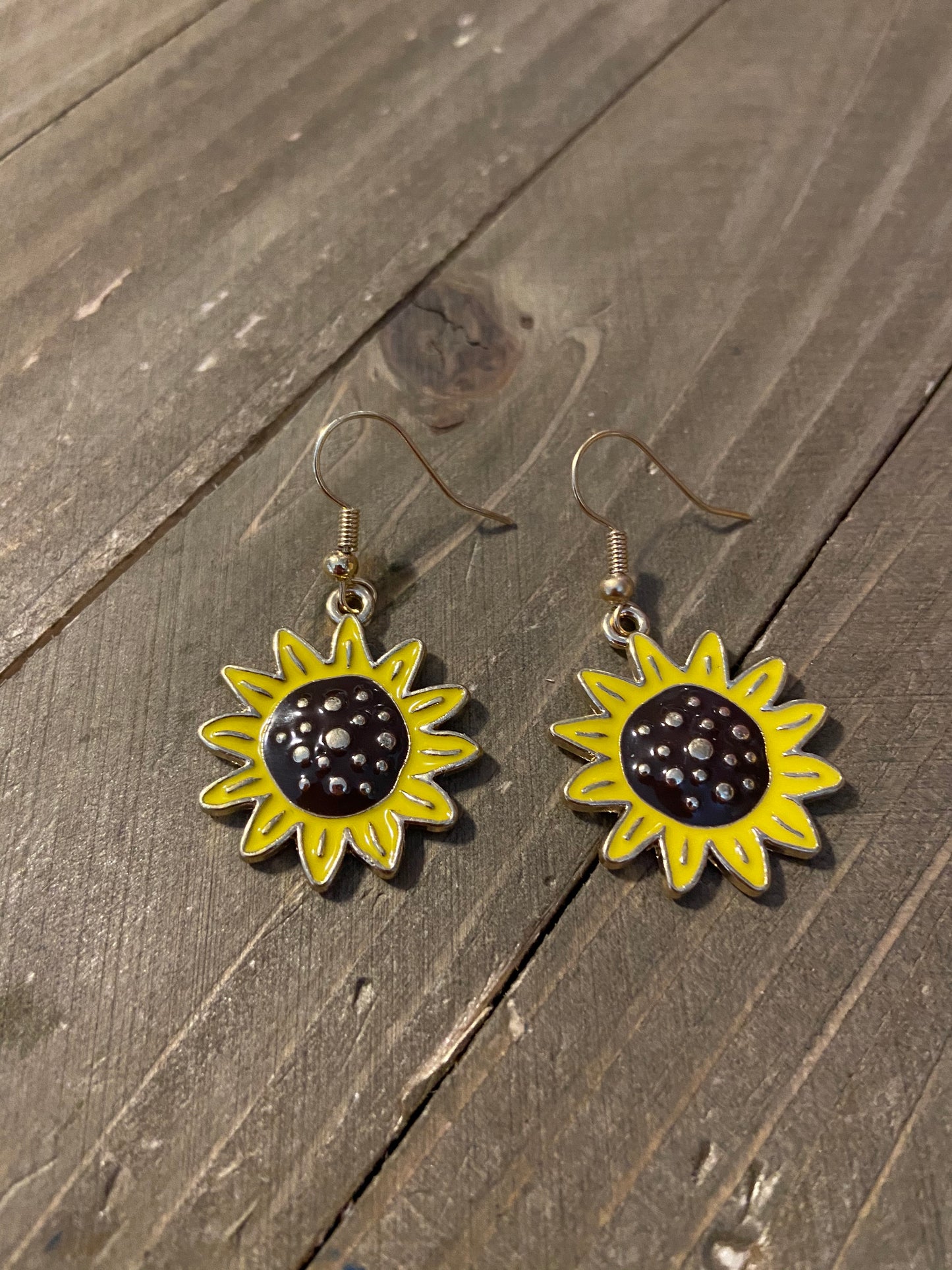 Sunflower Wire Earrings--A ray of SunshinePink tiful of LOVE
