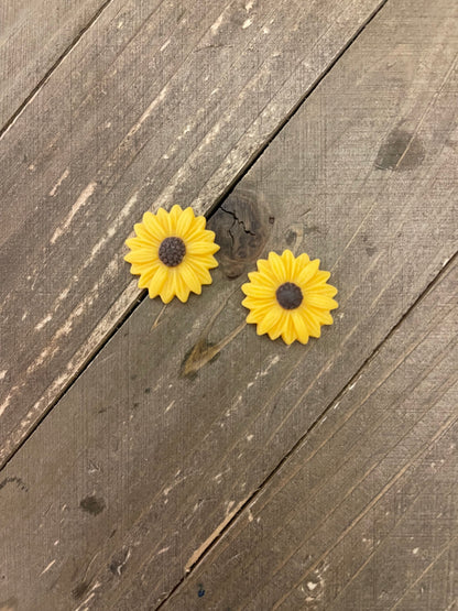 Delightful Resin Sunflower Post Earrings (CECupd)
