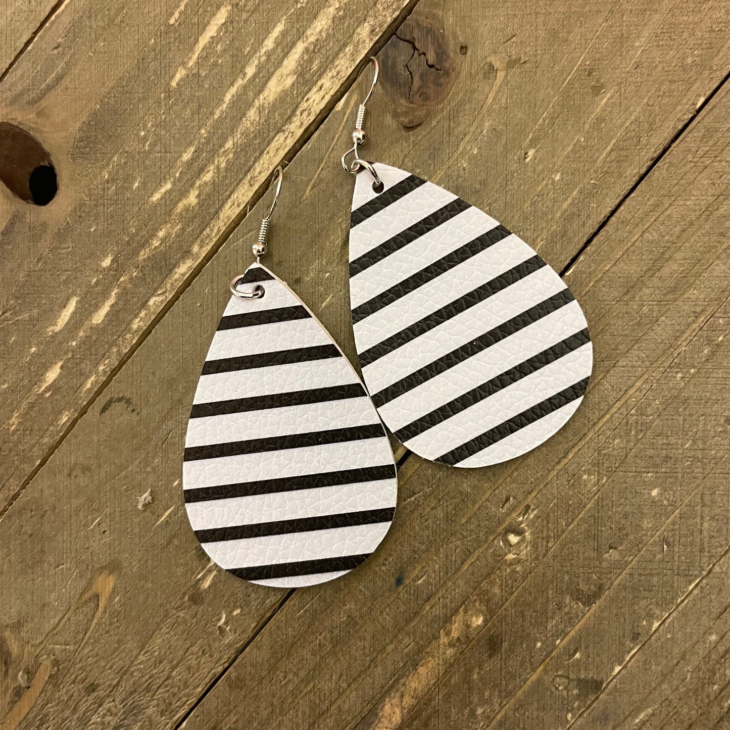 White and Black Striped Faux Leather Teardrop wire earrings (ER371-W&Bstripe2)