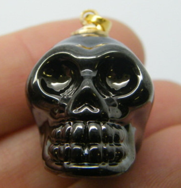 Skull Pendant on a gold Chain (NK177-Skull2black)Pink tiful of LOVE